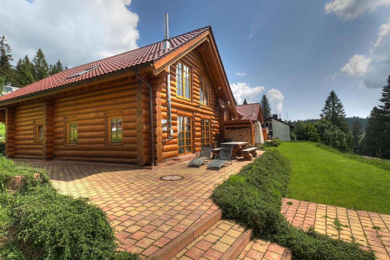 Luxus-Ferienhaus Blockhaus Chalet Nr 2 Toplage am Feldberg mit Sauna, Outdoor-Hottub, Kamin auf 1300m üM Exterior foto