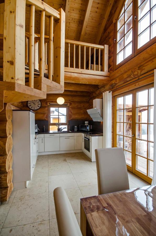 Luxus-Ferienhaus Blockhaus Chalet Nr 2 Toplage am Feldberg mit Sauna, Outdoor-Hottub, Kamin auf 1300m üM Exterior foto